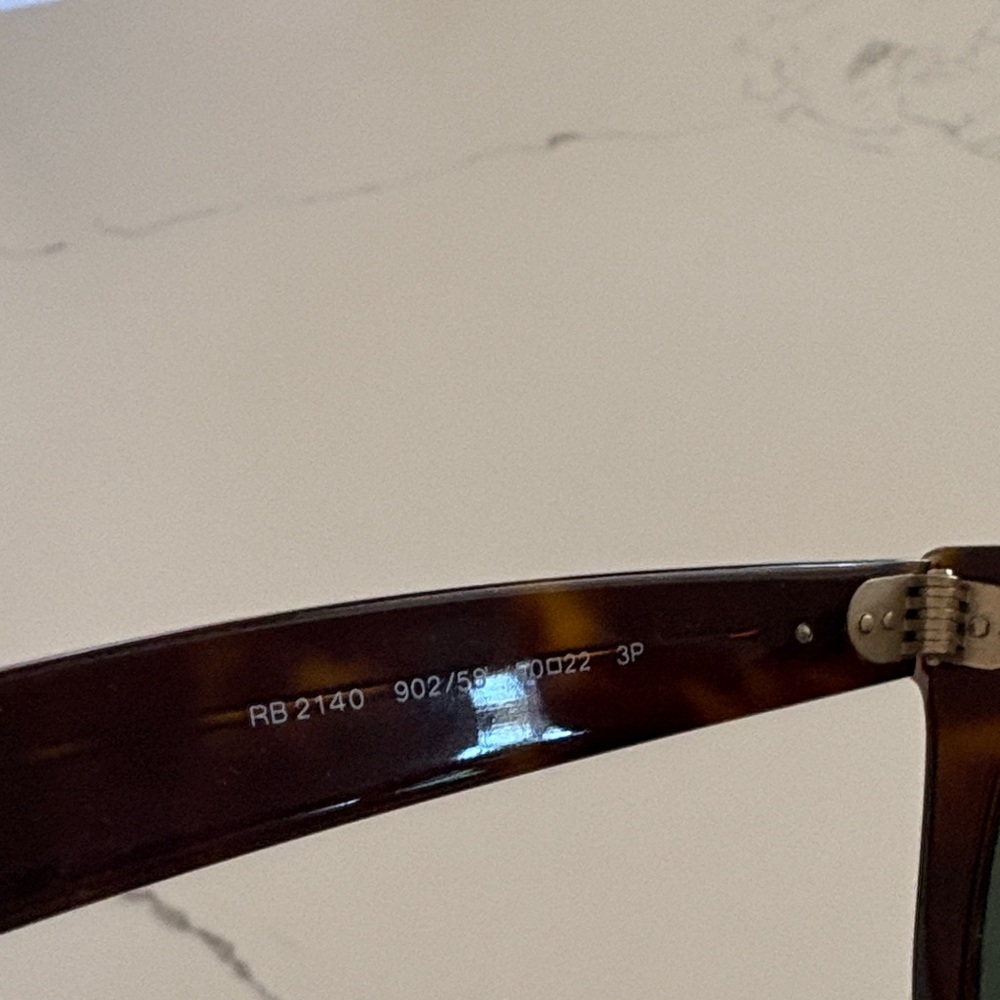 Ray-Ban Wayfarer Sunglasses in Tortoise Frame with Dark Green Lenses - Picture 4 of 5